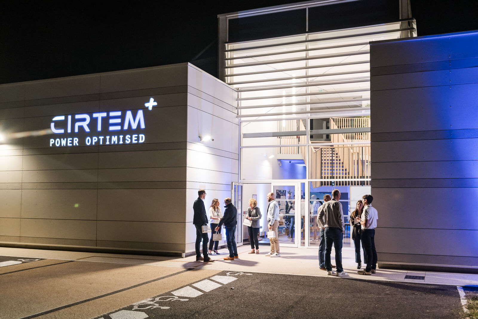 Photographe de soirée événementielle d'inauguration de locaux d'entreprise à Toulouse